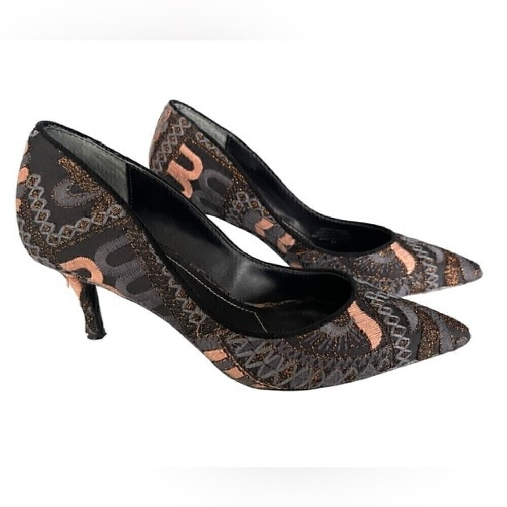 Charles David Addie Maxx Aztec Pumps Stiletto Heels Size 6